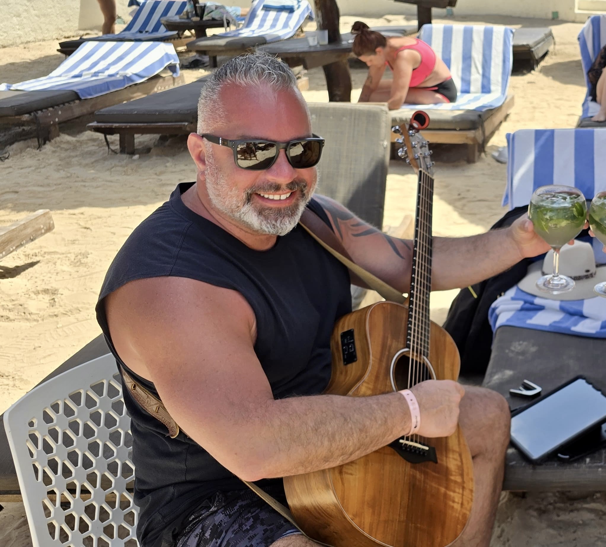 Joe Forte guitar beach